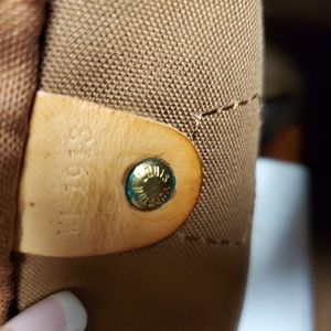 Authentic Louis Vuitton Speedy handbag and matchin